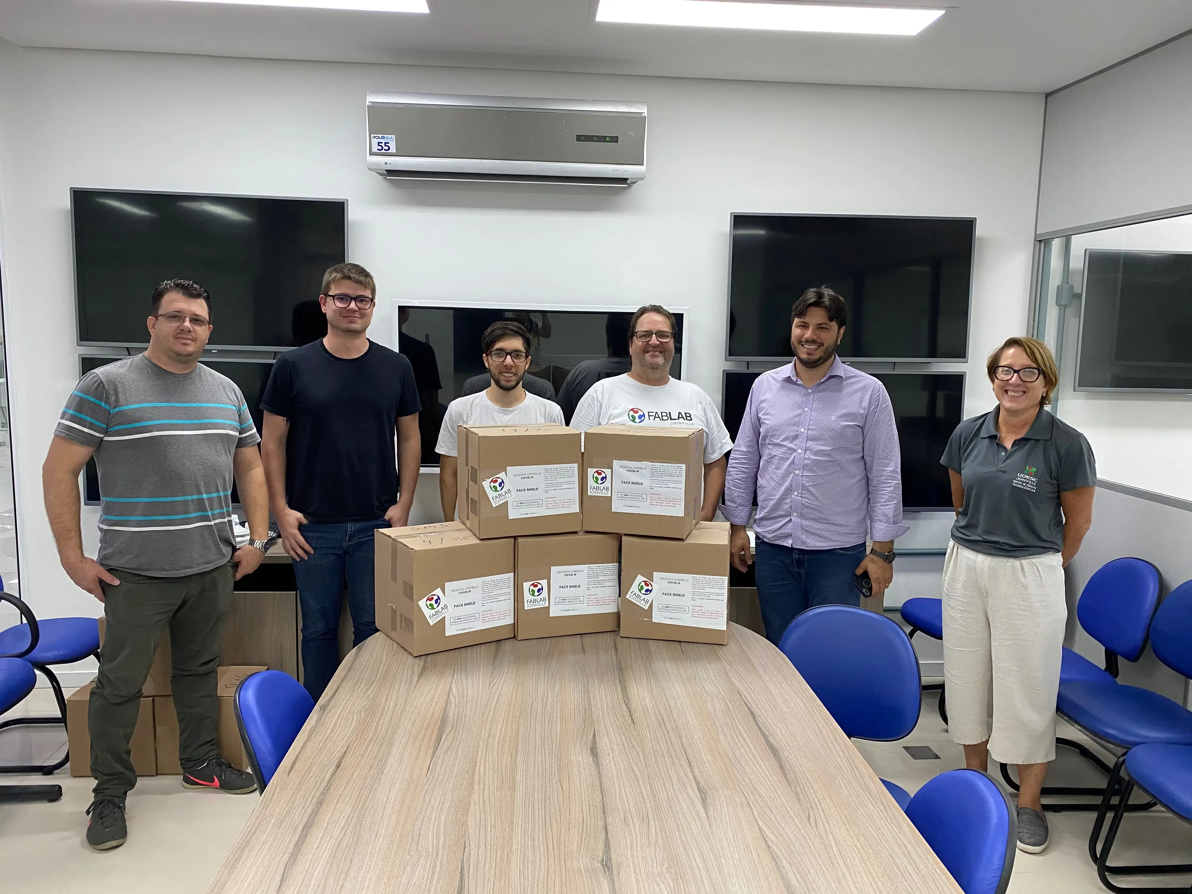 Entrega de face shields à Secretaria de Saúde de Joinville